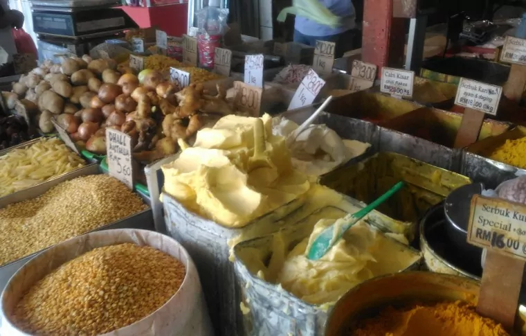 A Bite of Borneo by Bike